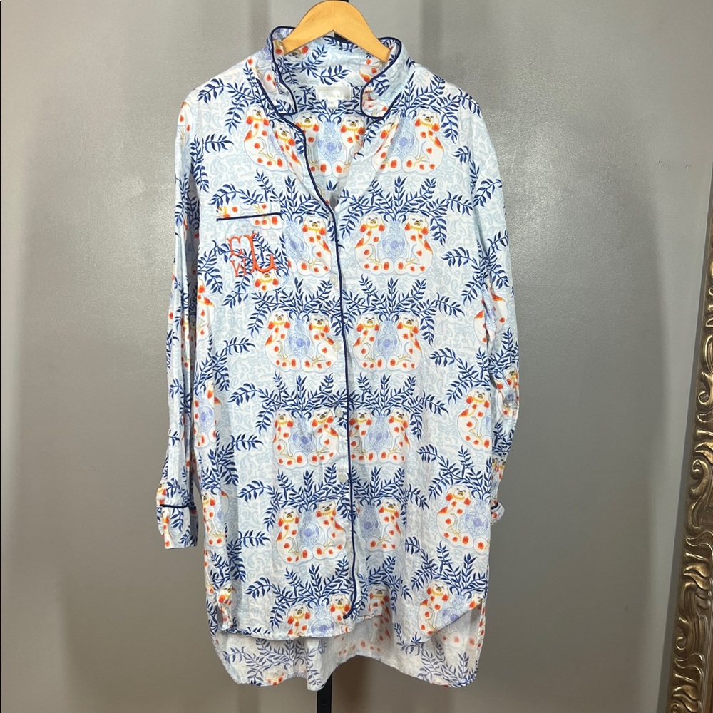 Button up oriental pattern . Blue and orange colors